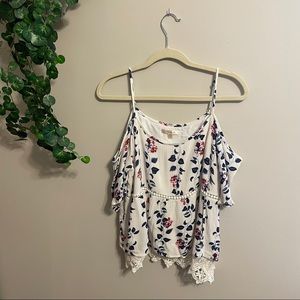 Skies Are Blue cold shoulder floral top | size L